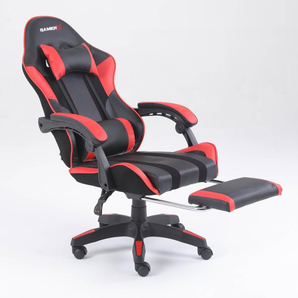 Крісло геймерське GamerX комп'ютерне з підніжкою і подушками до 120кг чорно-червоне