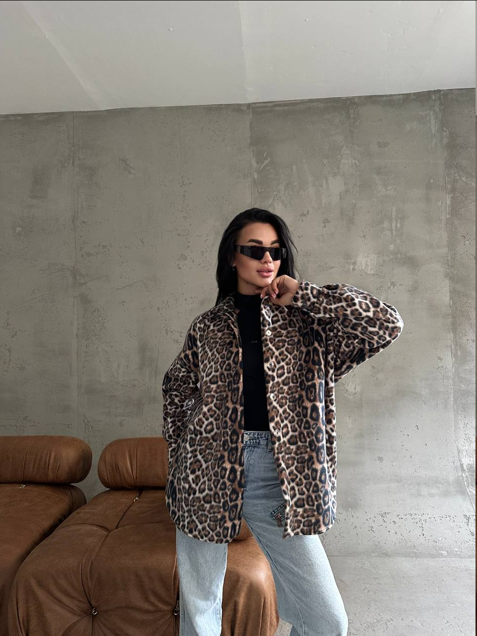 Жіноча леопардова сорочка оверсайз - стильний і модний вибір для повсякденного образу, фото 1
