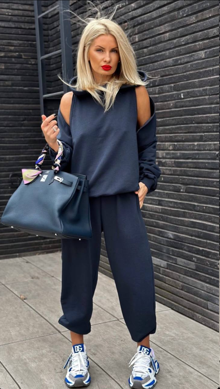 Жіночий спортивний костюм із відкритими плечима, фото 1