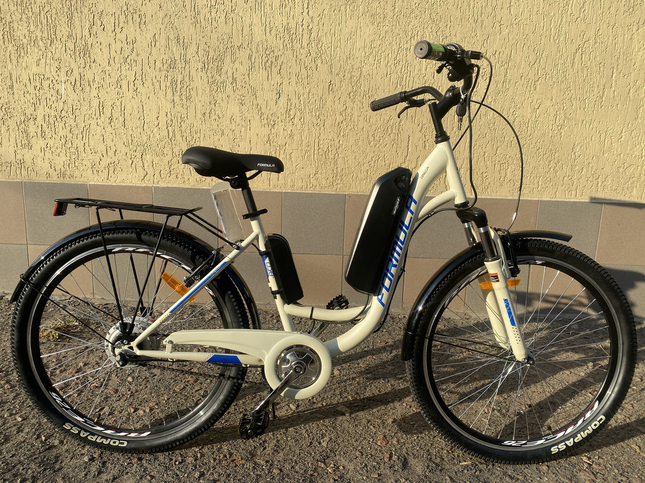Велосипед з електроприводом 26" ST Formula eOMEGA Vbr рама-18" 36B 10А*г 350Вт білий (матовий) 2024