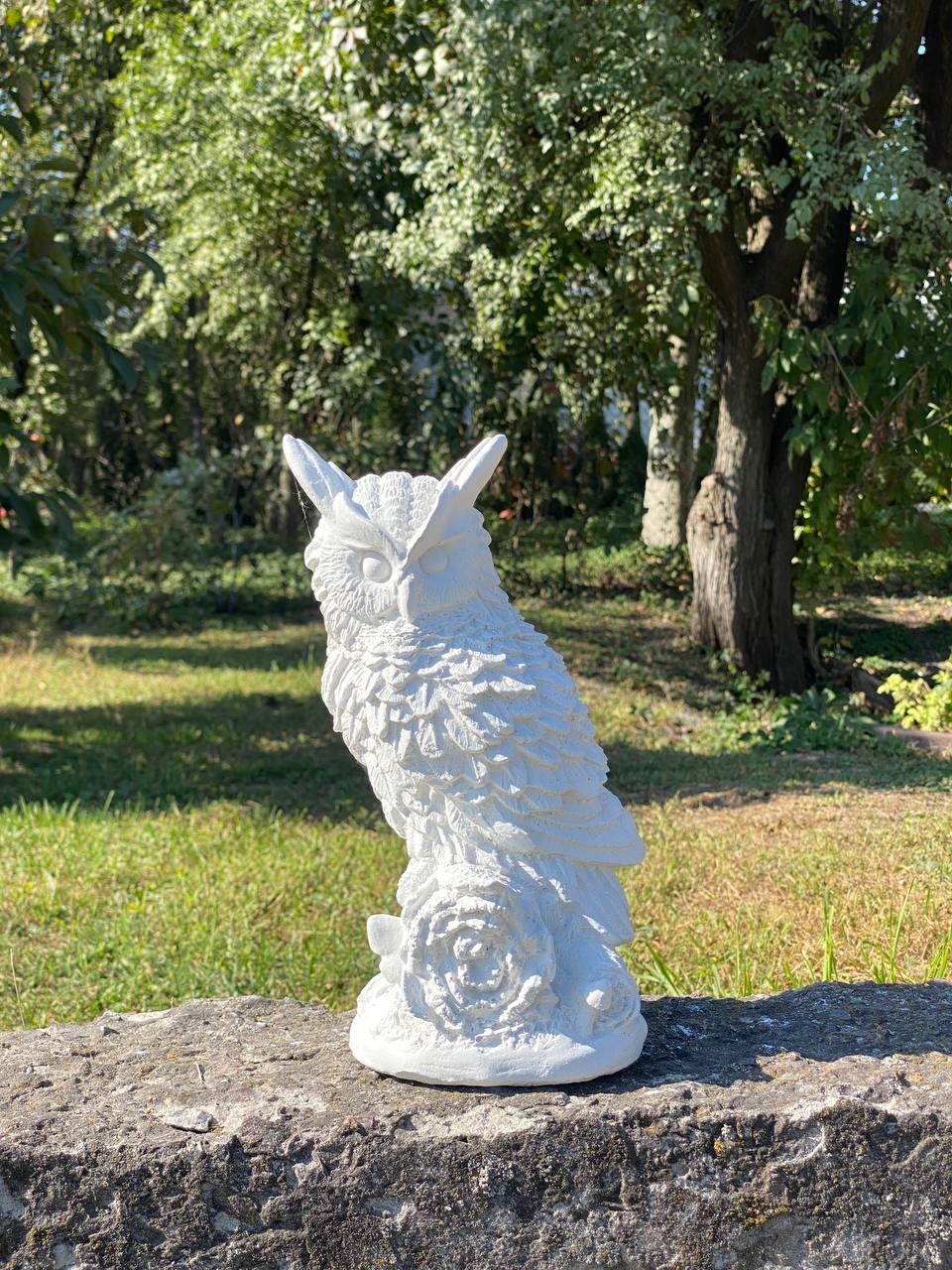 Садова фігура біла Сови, вулична скульптура бетонна Сова, садово-паркова пташка ручної роботи, фото 1