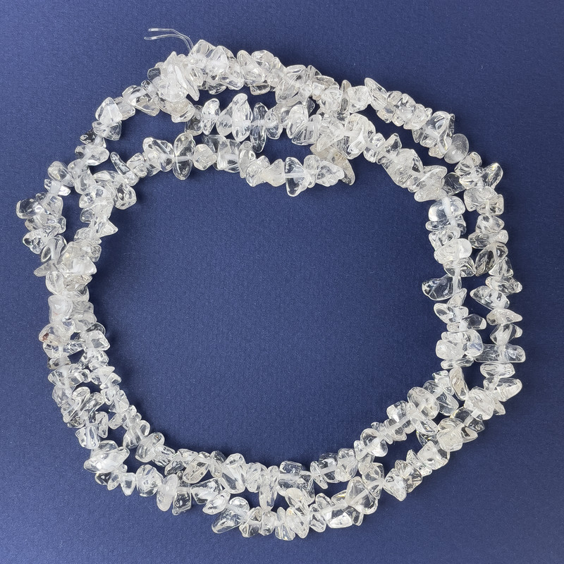 Намистини Гірський кришталь крихта 7-15х3-6мм+- на волосіні L-78см+- купити біжутерію гуртом