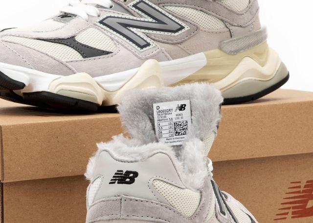 みつこ Жіночі зимові кросівки New Balance 9060 Winter 32909 бежеві 36