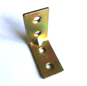 Кутник меблевий цб КМ-30х30х15мм (100шт)