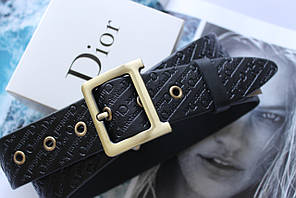 Жіночий шкіряний ремінь з тисненням чорний