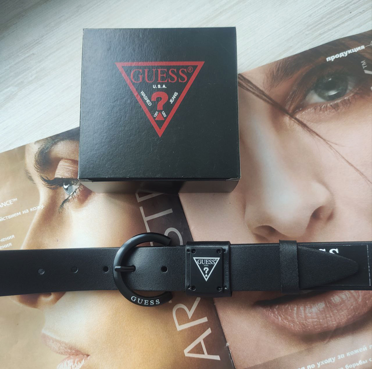 Жіночий шкіряний ремінь Guess чорна пряжка, фото 1