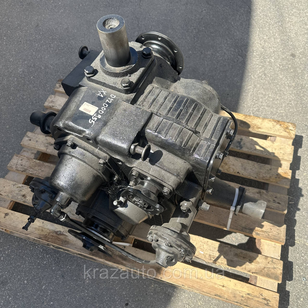 Роздавальна коробка КрАЗ у зборі 260-1800020