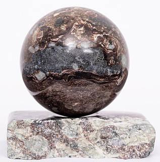 Полированный ЧАРОИТ шар 51 мм с подставкой - натуральный камень Код/Артикул 265т