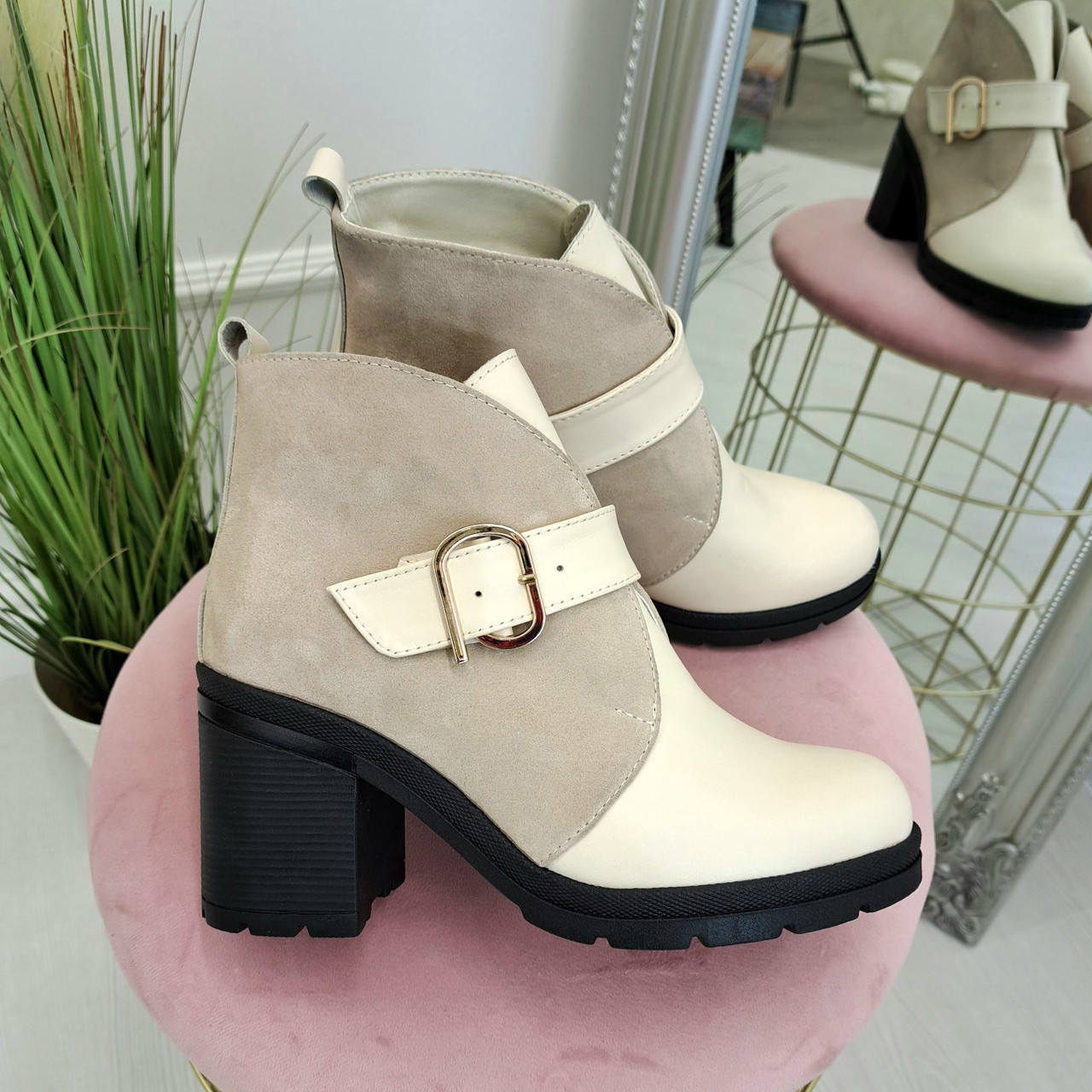 Черевики комбіновані жіночі на стійкому підборі. Колір бежевий, фото 1