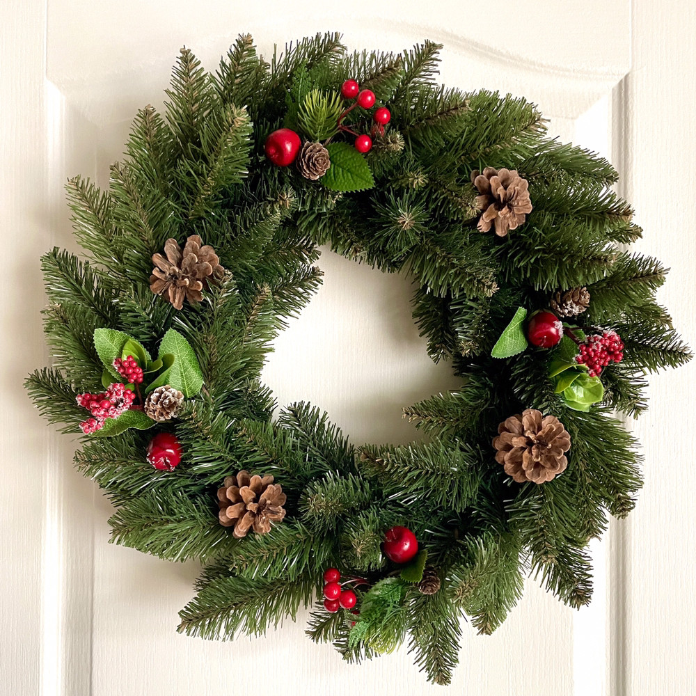 Різдвяний вінок "Elegant" з штучної хвої, d-50 см, зелений, прикрашений шишками, калиною та червоними яблучками