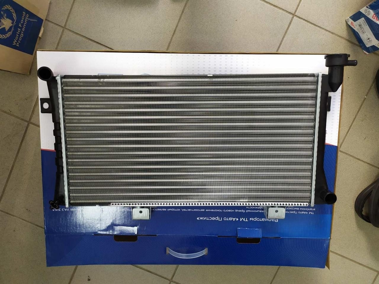 Радіатор водяного охолодження ВАЗ 21214 (алюміній) (виробництво Авто Престиж), фото 1