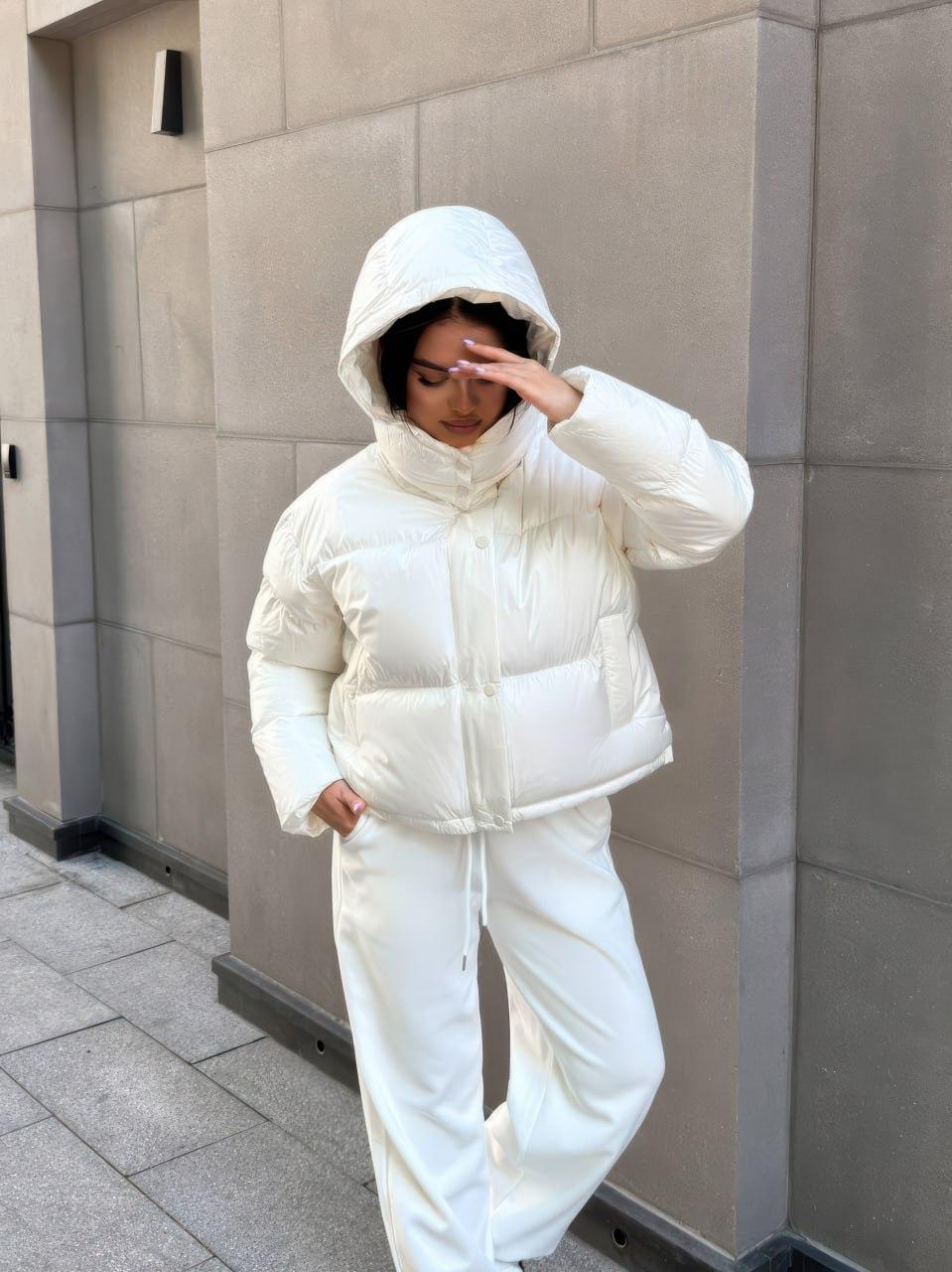 Жіноча куртка тепла осінь-весна, в білому кольорі 44-46