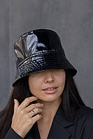 Панама жіноча лакова на утеплювачі D.Hats чорного кольору