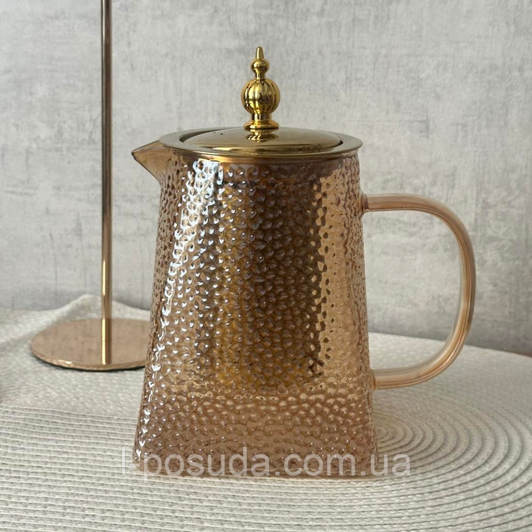 Скляний чайник для заварювання з позолоченою ручкою Піраміда з металевим позолоченим ситом 750 мл, фото 1