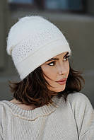 В'язана шапка з ангори "Калина", колір білий
