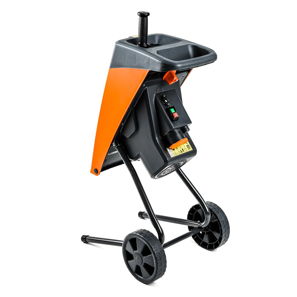 Якісний cадовий подрібнювач GTM DS2500/40, ножовий механізм (DS2500/40) : 2500 Вт, діаметр гілки 40 мм, ніж