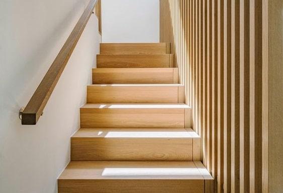 Березова ламель для внутрішніх сходів