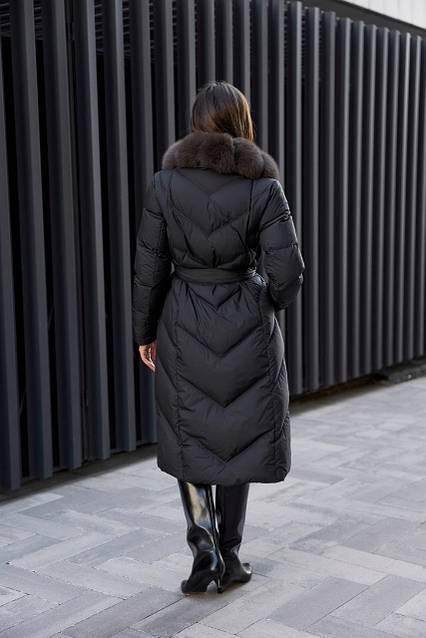 Длинный зимний женский пуховик VIVILONA 6690 с натуральным мехом