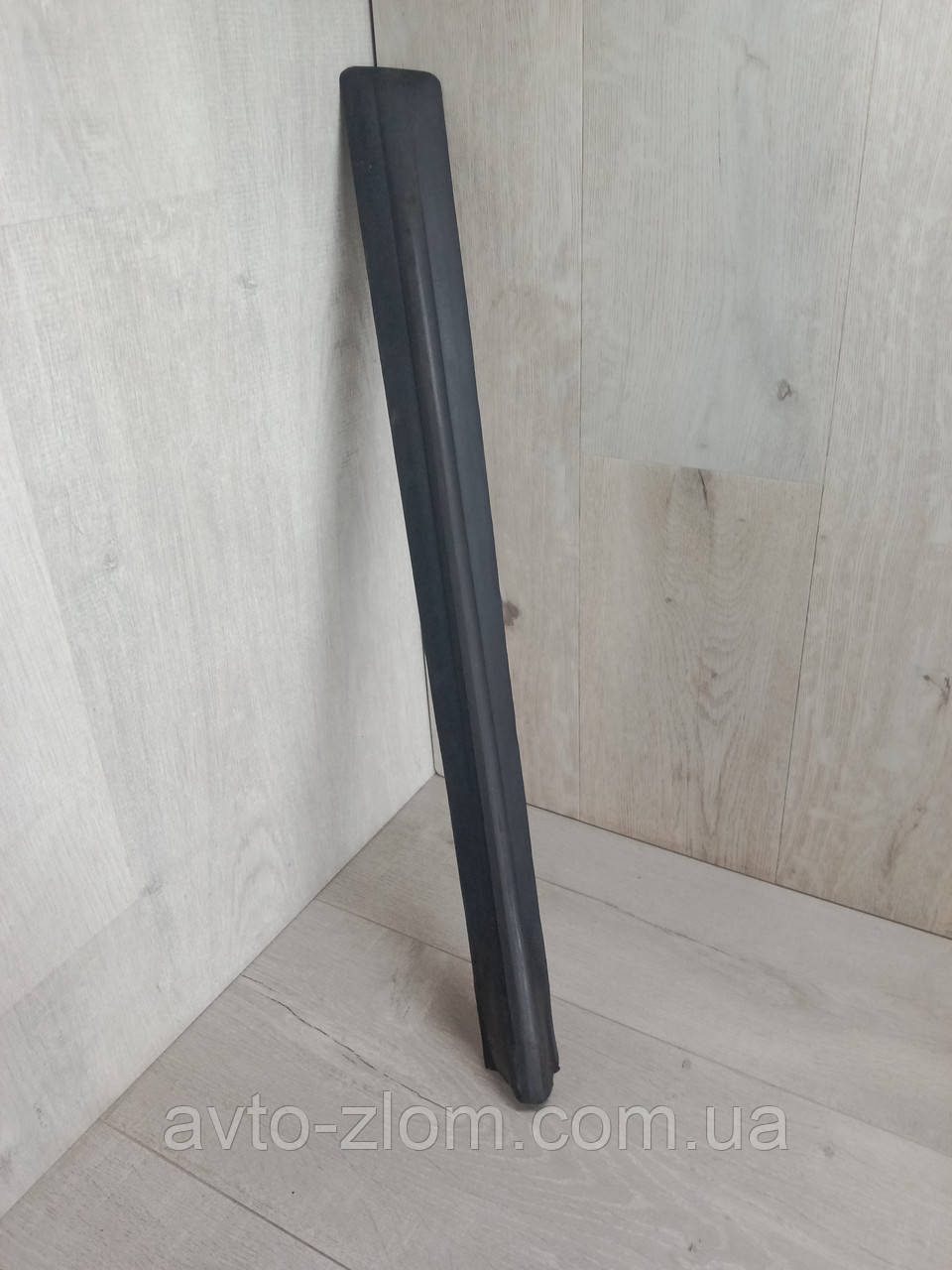 Ущільнювач стійки двері правий Opel Zafira A, Опель Зафіра А. 009132665., фото 1