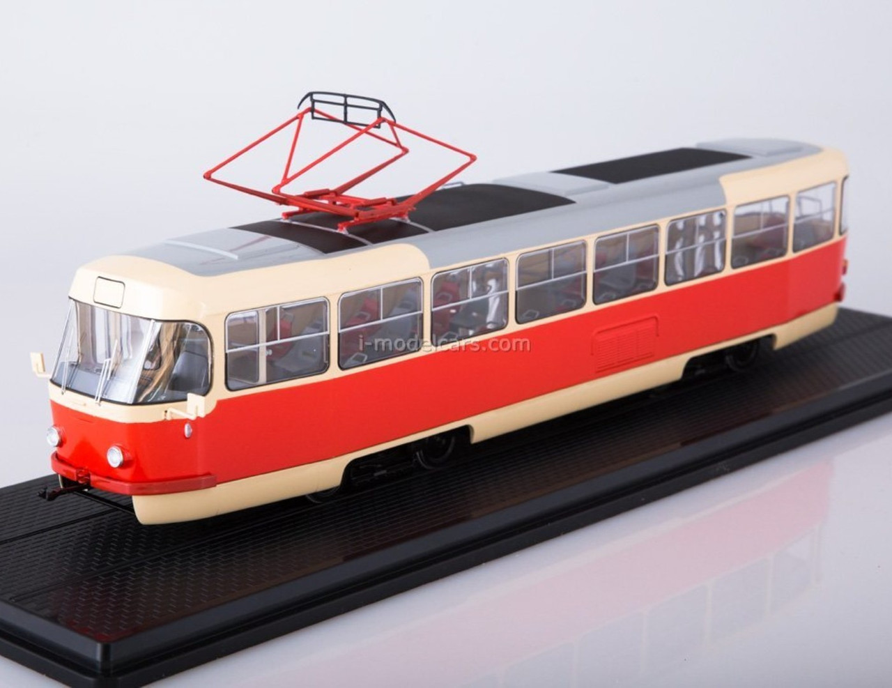 Модель Трамвай Tatra T3 бежево-червоний | SSM