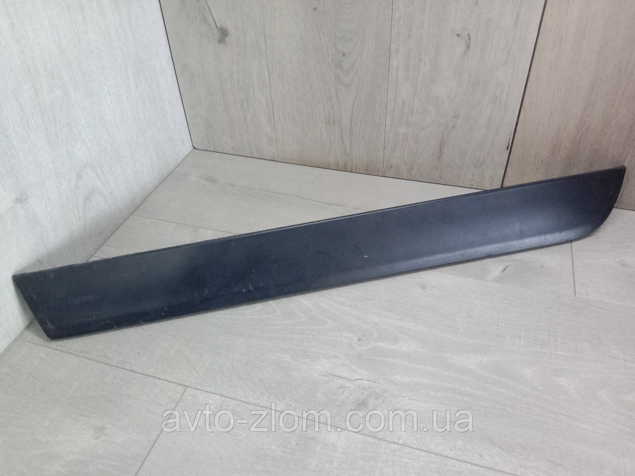 Молдинг задніх дверей Audi A4 B6, B7, Ауді А4 Б6, Б7. Нижній лівий. 8E0853969., фото 1