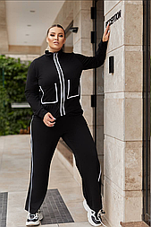 Жіночий спортивний костюм плюс-сайз з білими вставками - комфорт і стиль для активного образу.