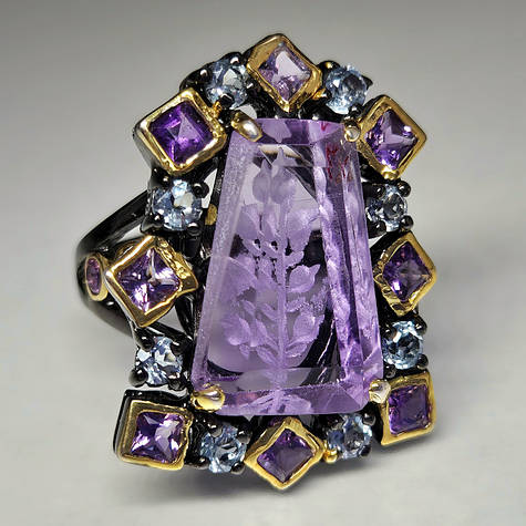 Срібна каблучка з природними різьбленим аметрином і топазами, ручна робота. Розмір 18