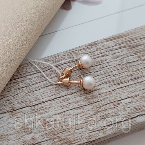 Сережки вкрутки золоті з білими круглими перлами 1.33, фото 1