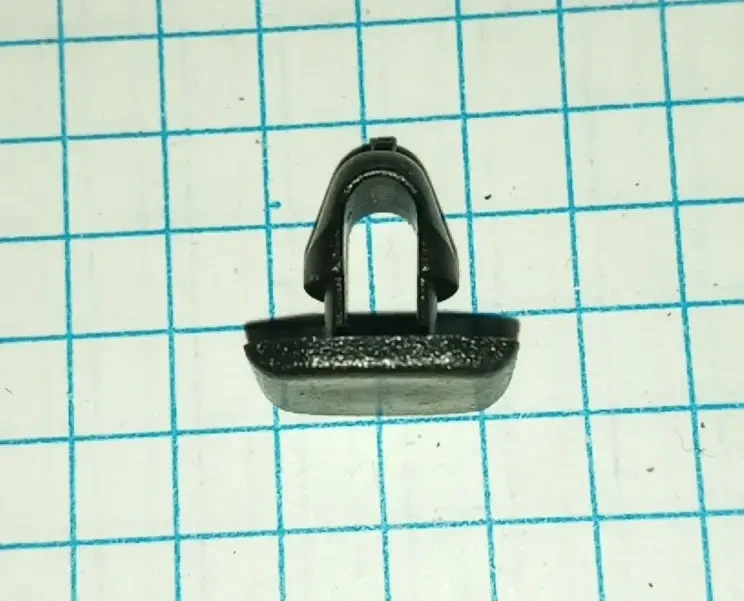 Кліпса кріплення андапка тримач ущільнювача капота Тойота №40