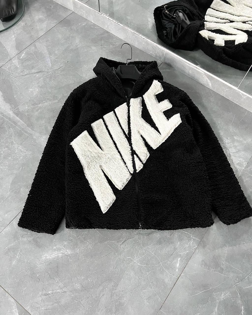 Чоловіча спортивна плюшева куртка Nike