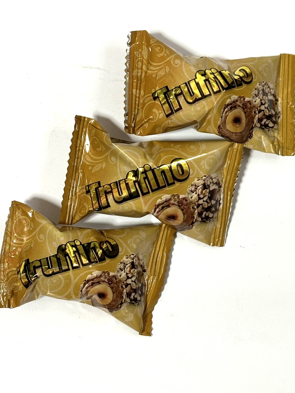 Цукерки Truffino з суцільним фундуком і подрібненим мигдалем 1 кг Балу