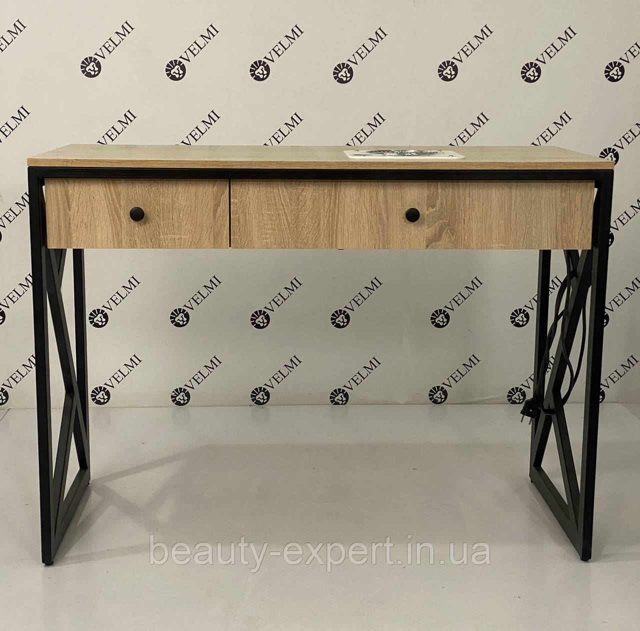 Манікюрний стіл в салоні краси Лофт стіл для манікюру на металевих опорах VM158, фото 1