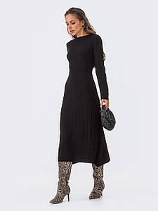 Жіноча демісезонна сукня якісна тканина напівприталений фасон модний дизайн