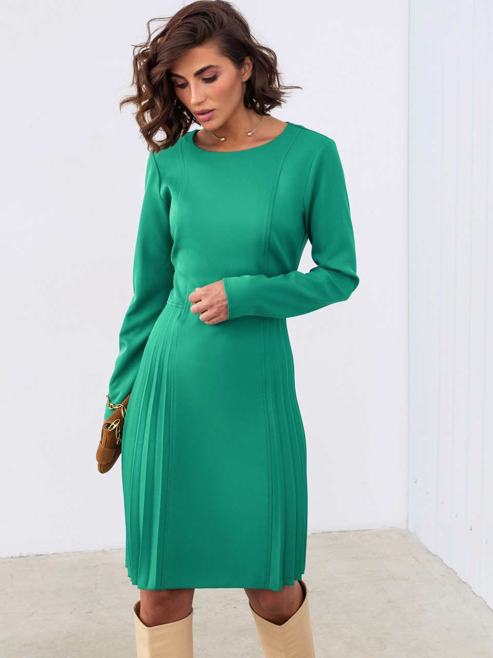 Сукня плісе жіноча силуетна міді зелена, фото 1