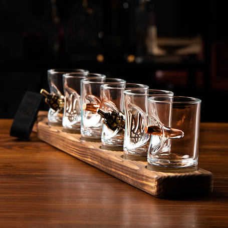 Рюмки з кулею, болтом, лимонкою, гербом і гральним кубиком