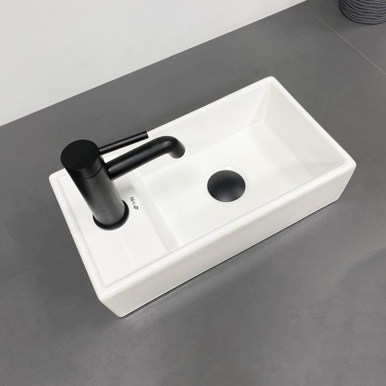 Умивальник (раковина) VBI LAGO R WHITE накладний підвісний, фото 1