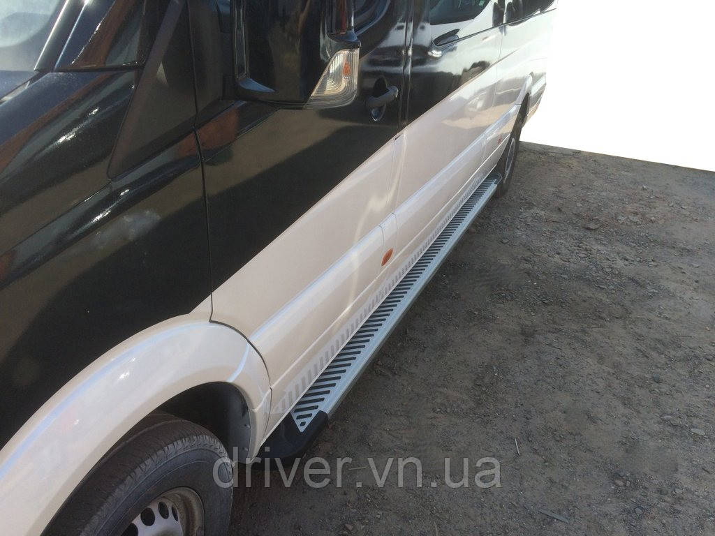 Боковые пороги Line (2 шт, алюминий) Средняя база – задний привод для Mercedes Sprinter W907/W910 2018- гг