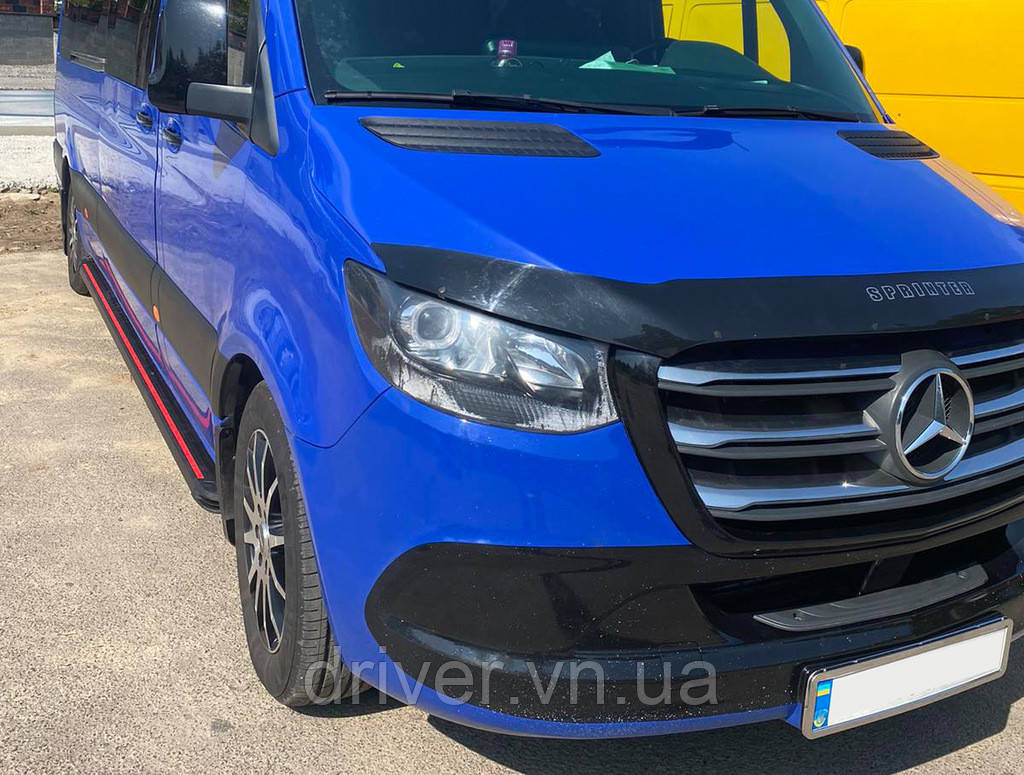 Боковые пороги Maya Red (2 шт., алюминий) Средняя база – задний привод для Mercedes Sprinter W907/W910 2018-