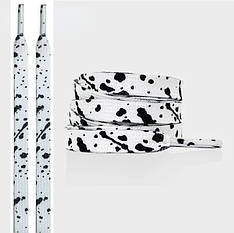 Біло-чорні шнурки з плямами для кросівок і кед