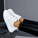 Білі шкіряні базові жіночі кеди на липучках колір на вибір, фото 4