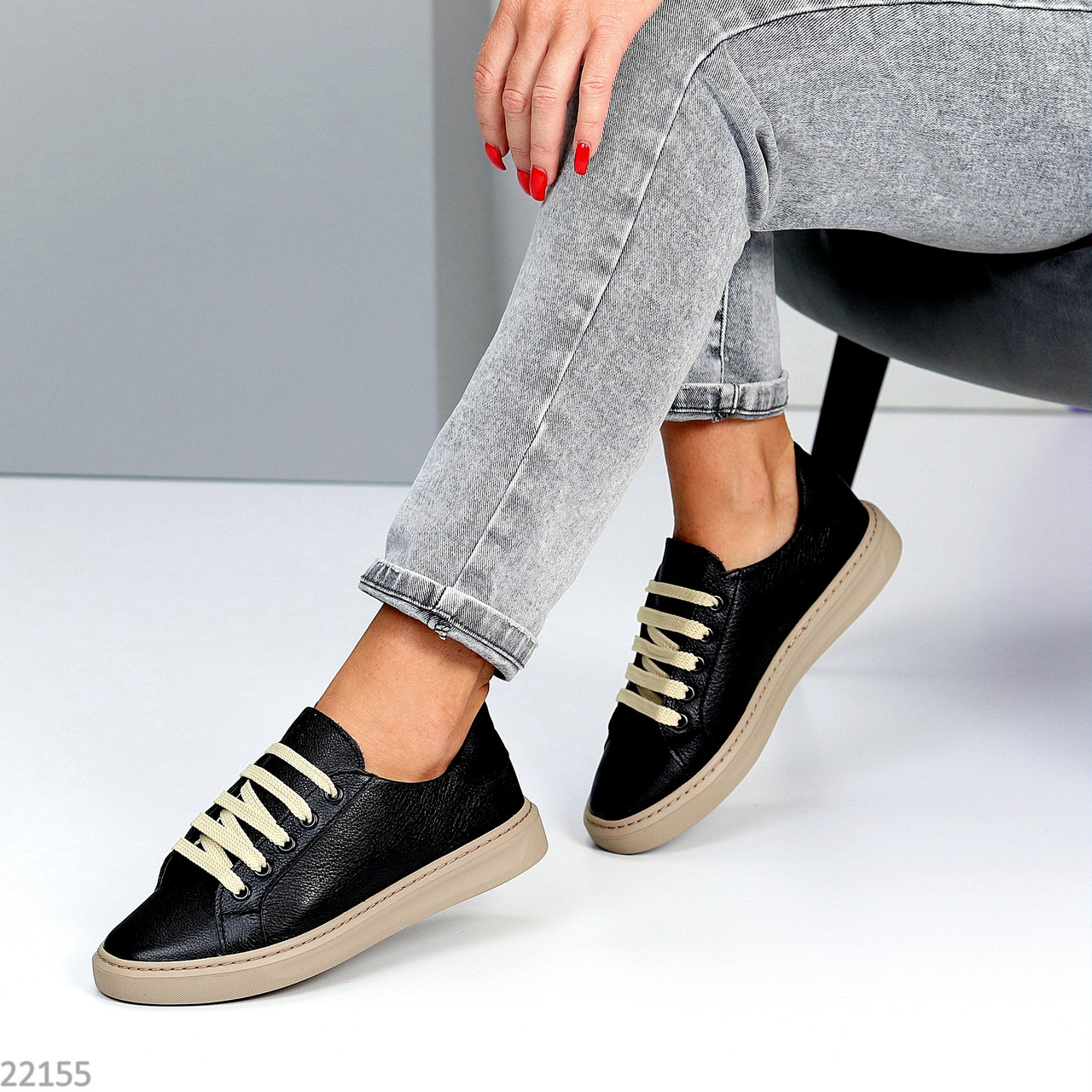 Чорні прошиті шкіряні кеди натуральна шкіра флотар на бежевій підошві, фото 1