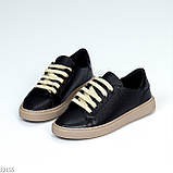 Чорні прошиті шкіряні кеди натуральна шкіра флотар на бежевій підошві, фото 3