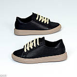 Чорні прошиті шкіряні кеди натуральна шкіра флотар на бежевій підошві, фото 5