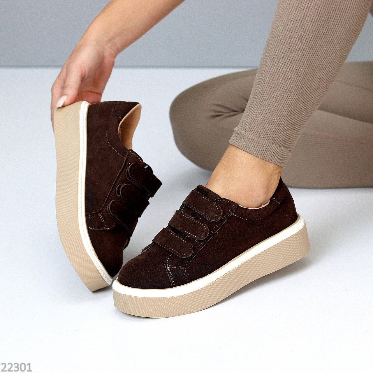 Універсальні замшеві кеди на липучках колір шоколад у стилі спорт-шик, фото 1