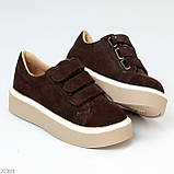 Універсальні замшеві кеди на липучках колір шоколад у стилі спорт-шик, фото 3