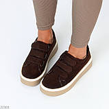 Універсальні замшеві кеди на липучках колір шоколад у стилі спорт-шик, фото 5