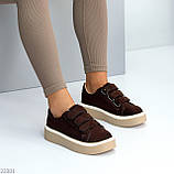 Універсальні замшеві кеди на липучках колір шоколад у стилі спорт-шик, фото 8