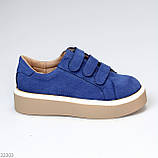 Яскраві замшеві сині кеди на липучках у стилі спорт-шик, фото 5