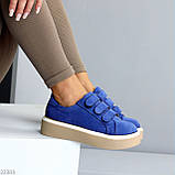 Яскраві замшеві сині кеди на липучках у стилі спорт-шик, фото 6