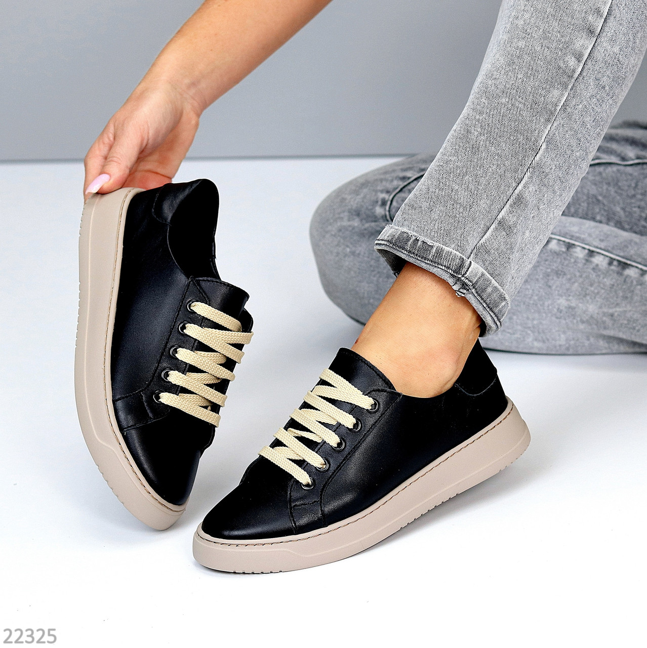 Чорні шкіряні прошиті кеди натуральна шкіра на бежевій підошві, фото 1